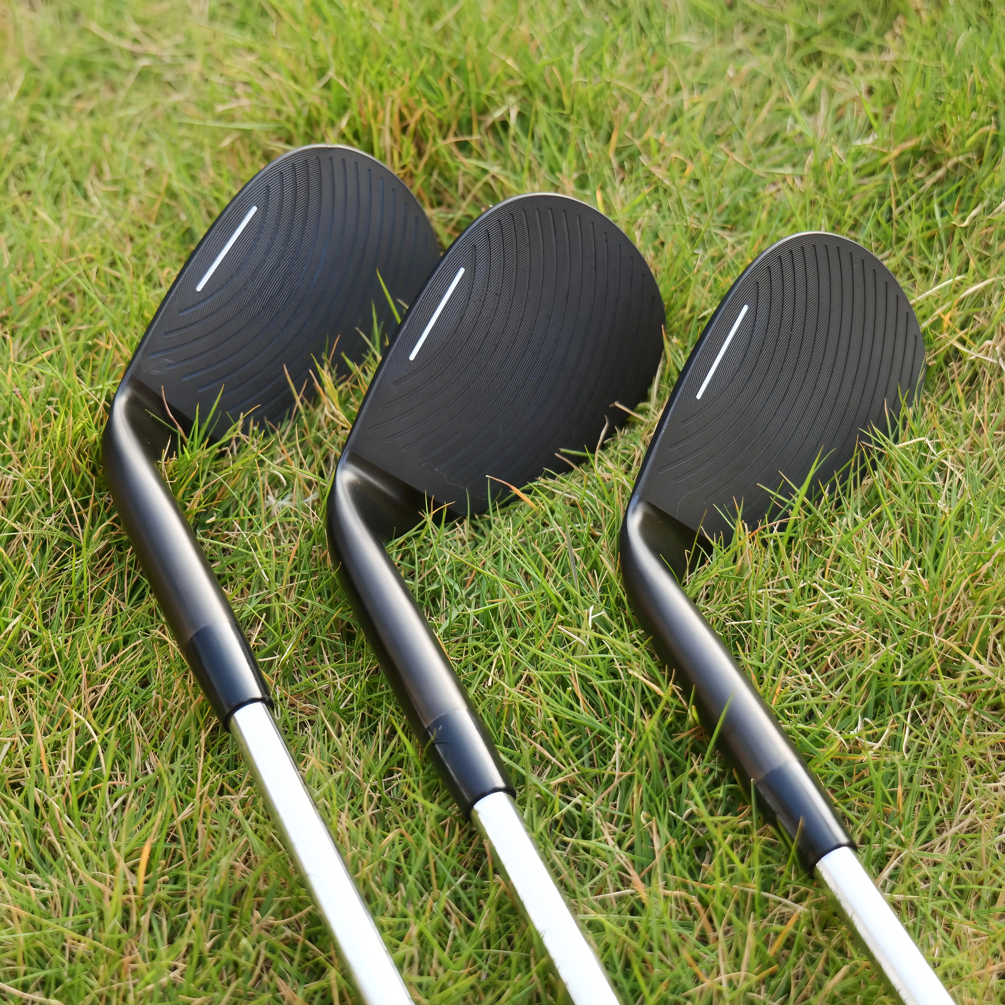 Golf Club COMO! COME! Blade-Style High-Loft Wedge   Available in 68°/70°/72° Loft Angles   Exceptional Spin and Stopping Power/